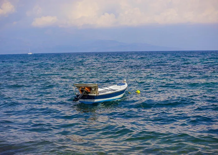 Elpida's Sea View Petalídhion