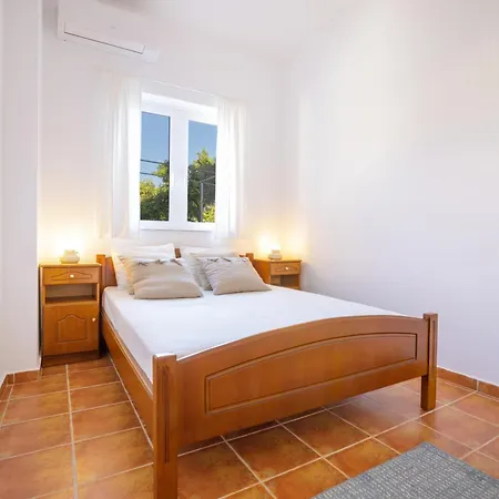 דירה Elpida's Sea View *