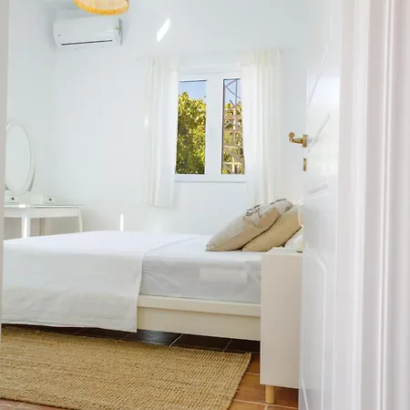 Elpida's Sea View דירה