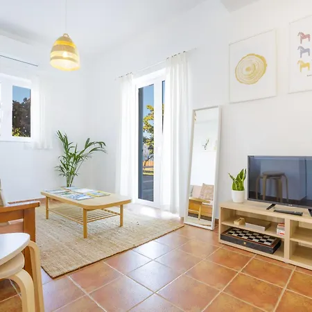 Elpida's Sea View Petalídhion