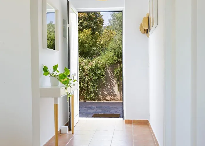 Elpida's Sea View Petalídhion