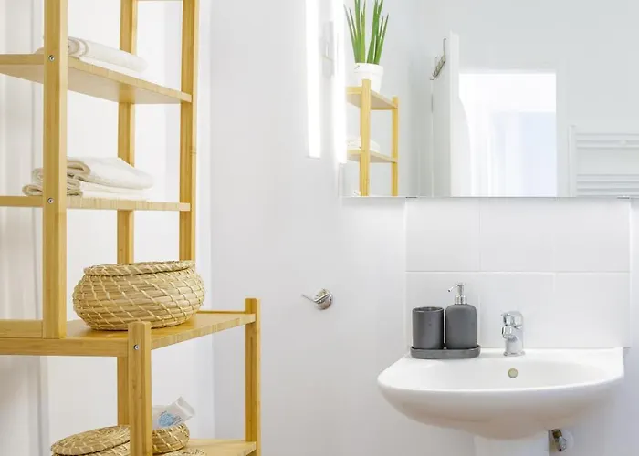 Elpida's Sea View Petalídhion