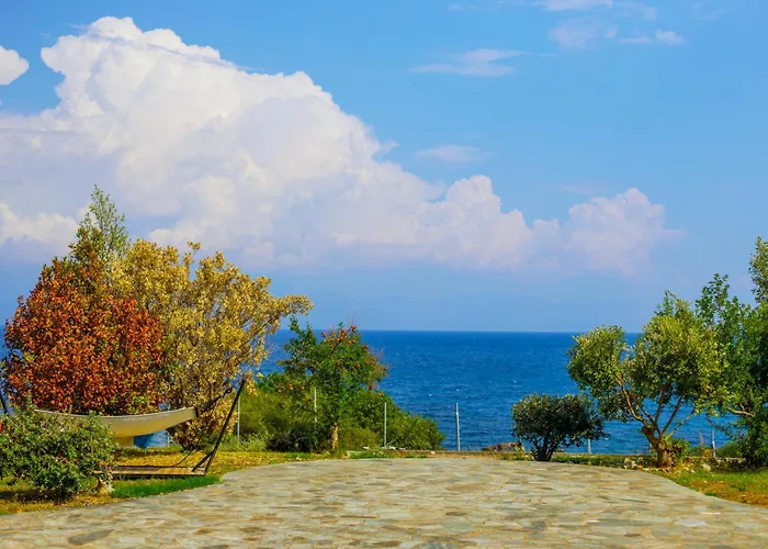 Elpida's Sea View Petalídhion