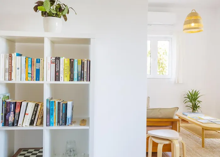 Elpida's Sea View Petalídhion